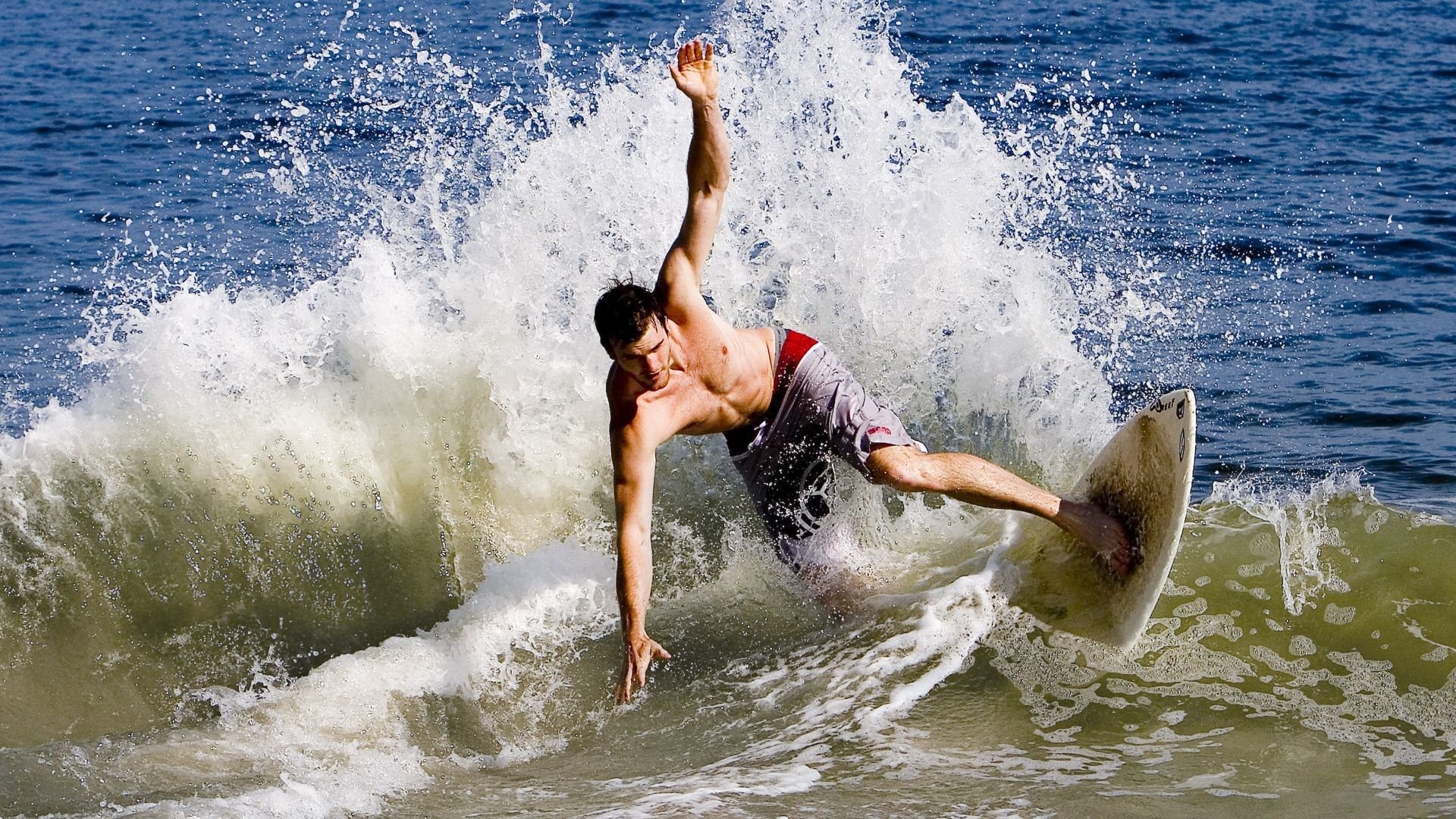 左翼狂想曲，特奥撕裂挪威防线的背后，是现代足球的边后卫革命